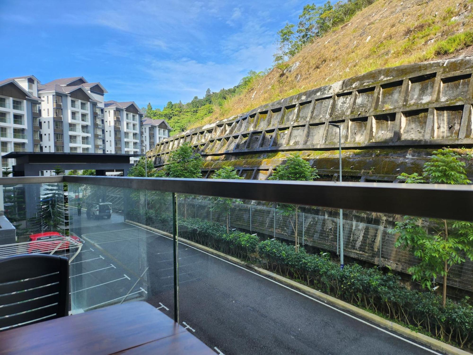 Relax Bear Homestay Tanah Rata Exterior photo